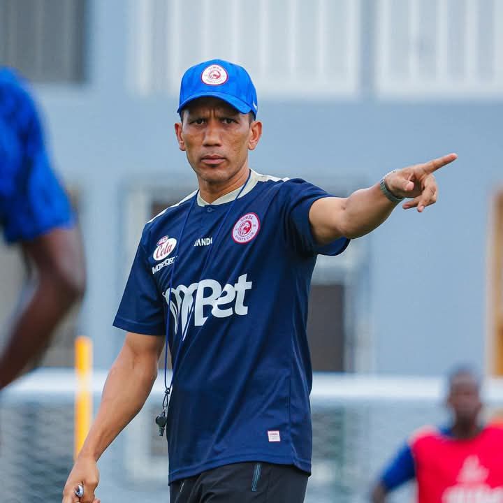 ‘Simba SC not down to one player’ – warns Davids ahead of Singida Black Stars clash