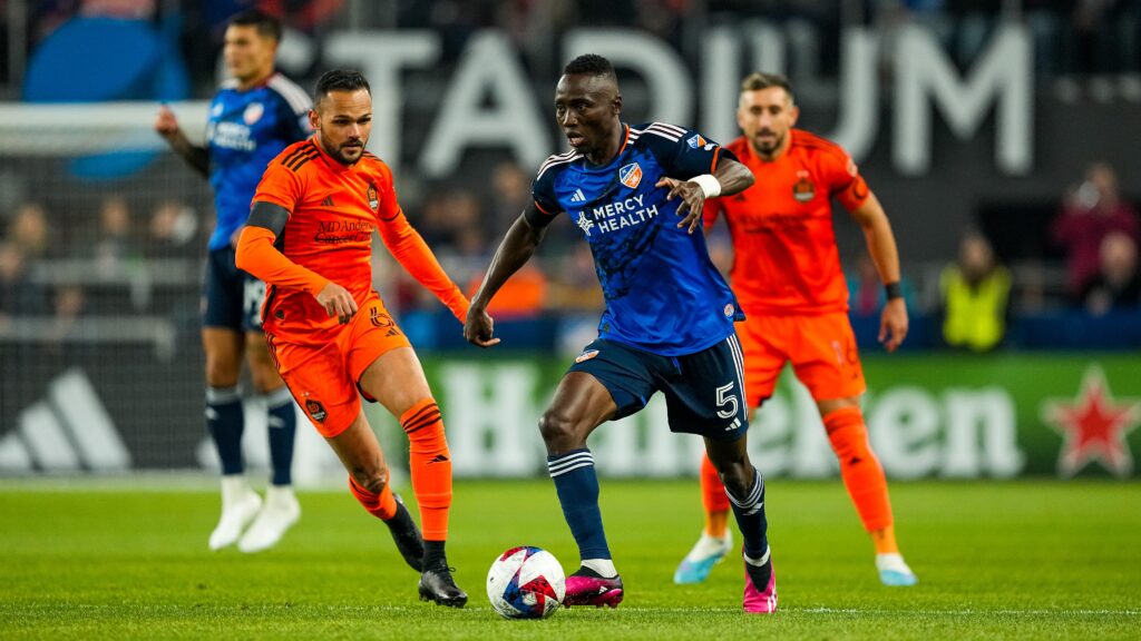 Obinna Nwobodo signs contract extension with FC Cincinnati