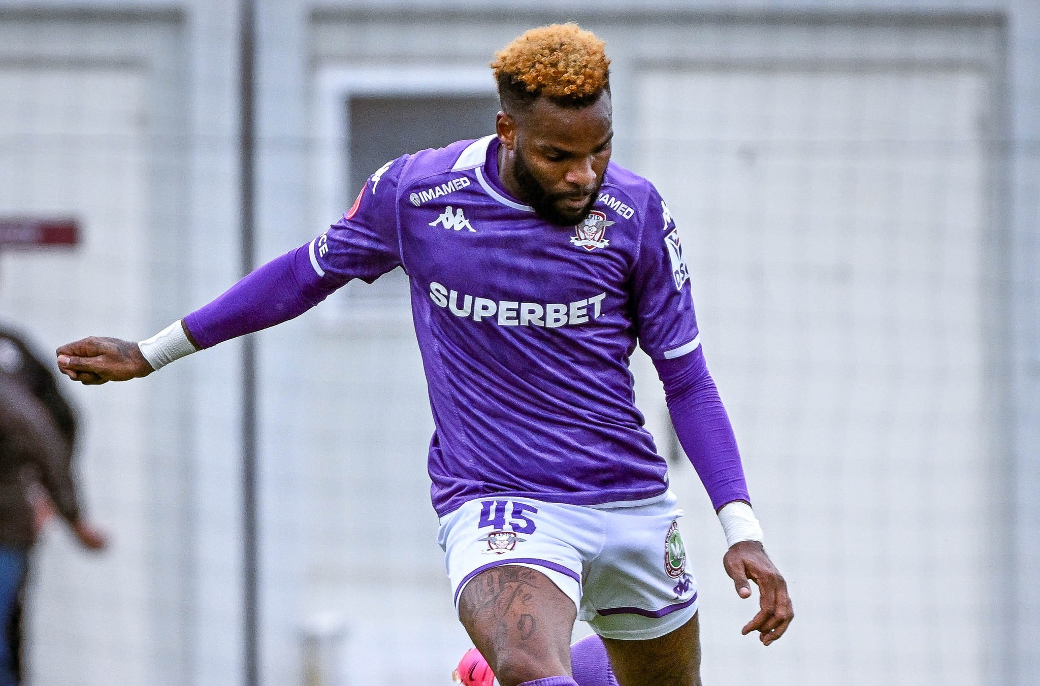 La FIFA met fin à l’enquête sur le transfert d’Aaron Boupendza au Rapid Bucarest