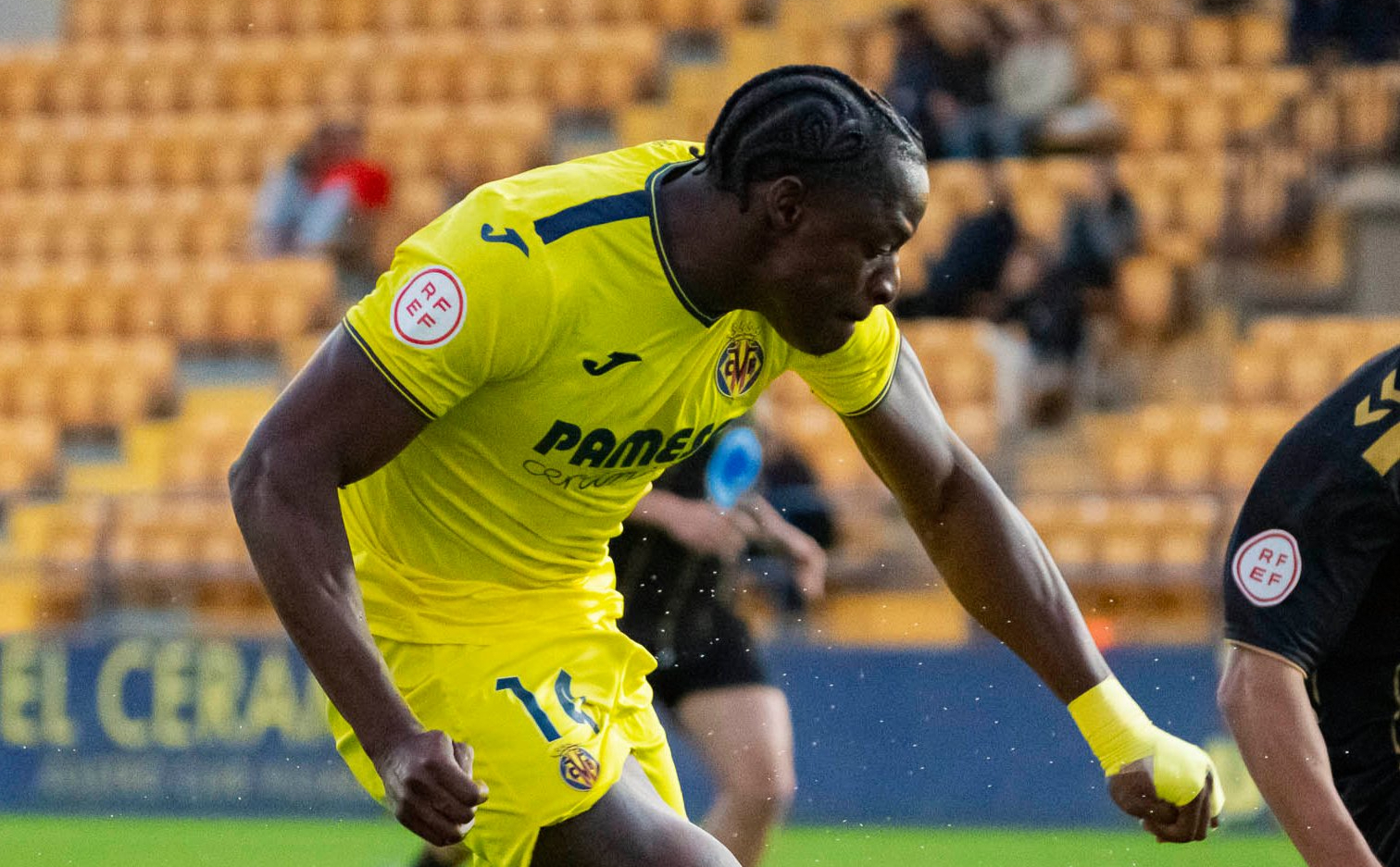 Plusieurs clubs manifestent leur intérêt pour Karl Etta Eyong
