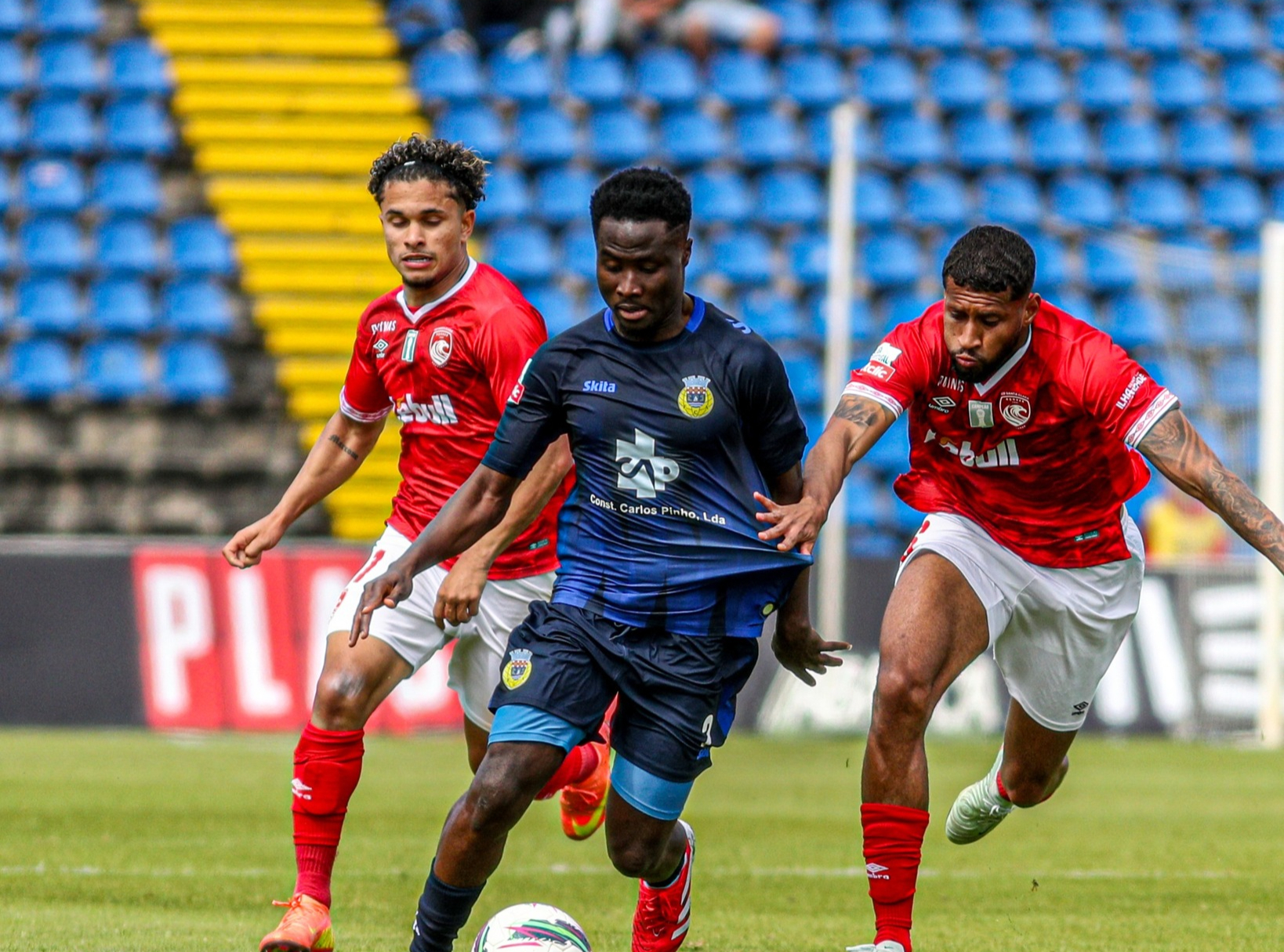 Morlaye Sylla announces his departure from Portuguese club Arouca