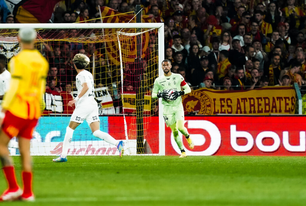 Diouf sets new Ligue 1 saves record in Reims victory