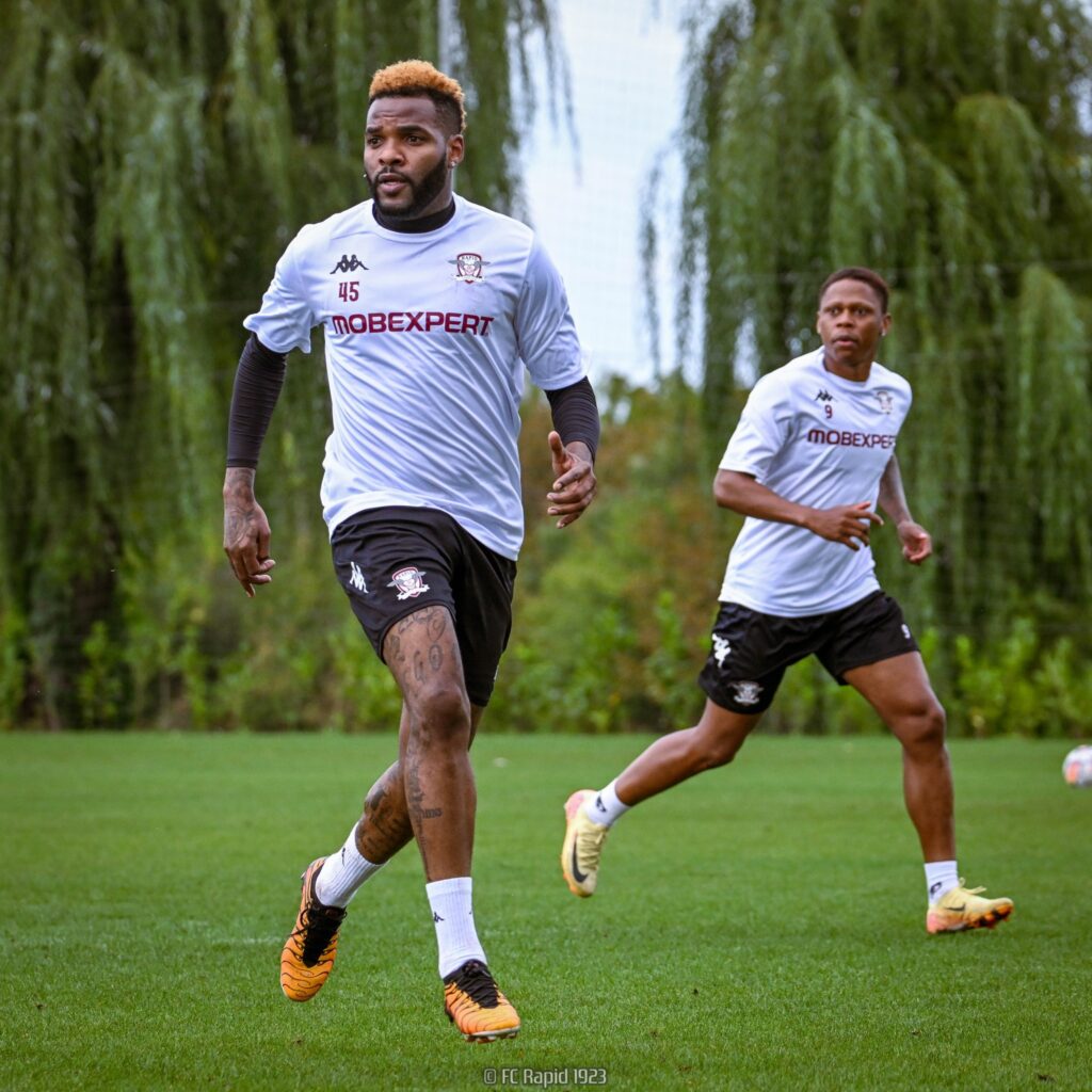 Aaron Boupendza returns to UAE to finalize transfer after training camp debacle