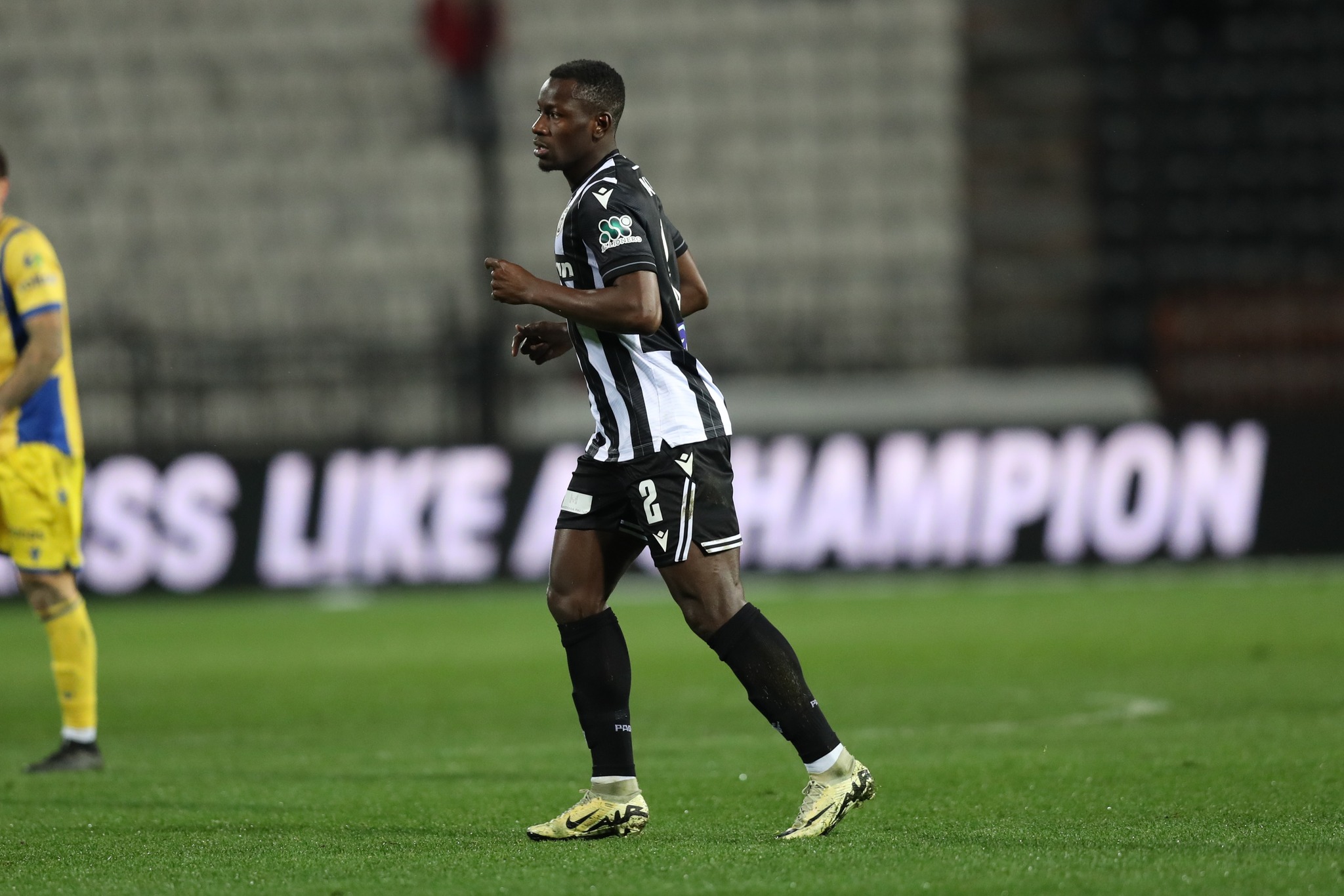 Fenerbahçe a les yeux rivés sur Mohamed Mady Camara