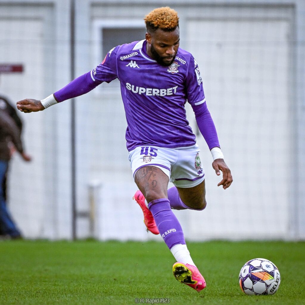 Gabon striker Aaron Boupendza set to leave Rapid Bucharest after another episode of indiscipline