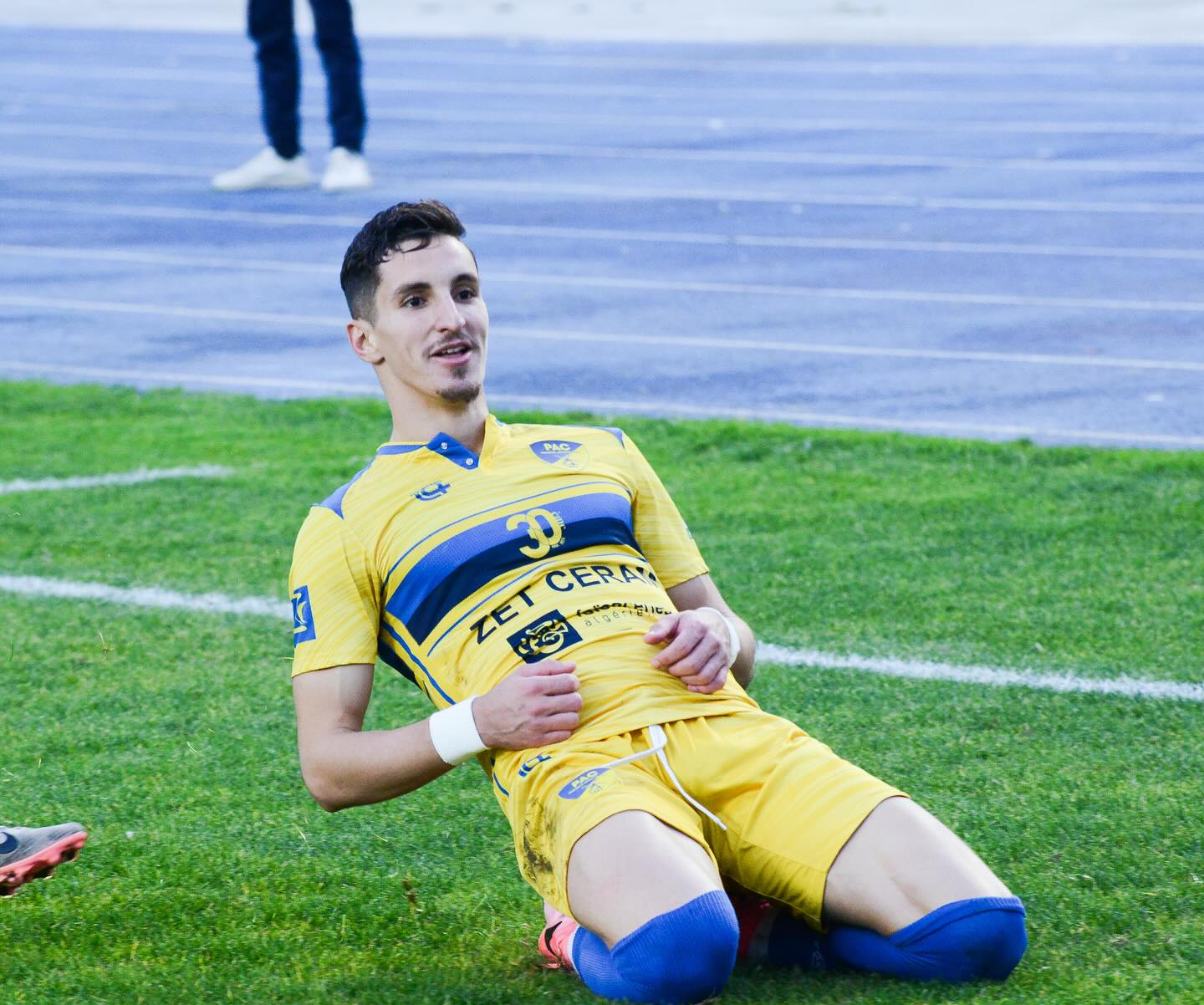 Adil Boulbina to sign for Al-Duhail SC