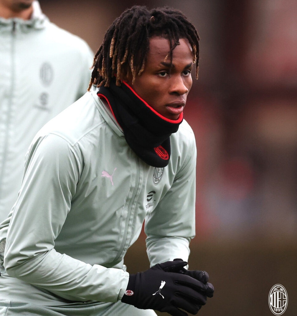 Samuel Chukwueze, de plus en plus proche de quitter l’AC Milan