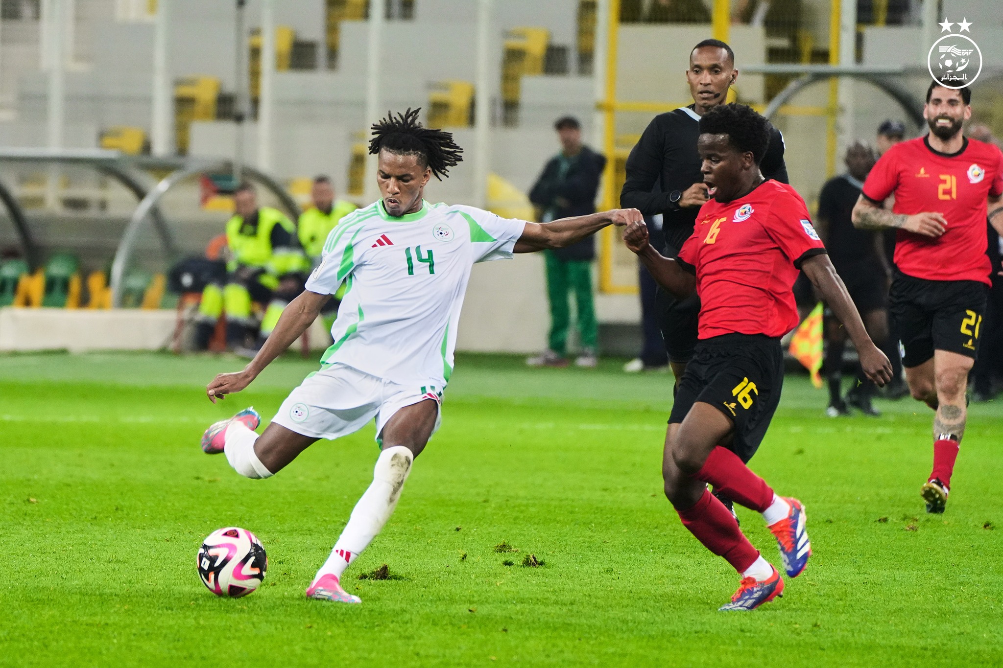 Hicham Boudaoui visé par Manchester United