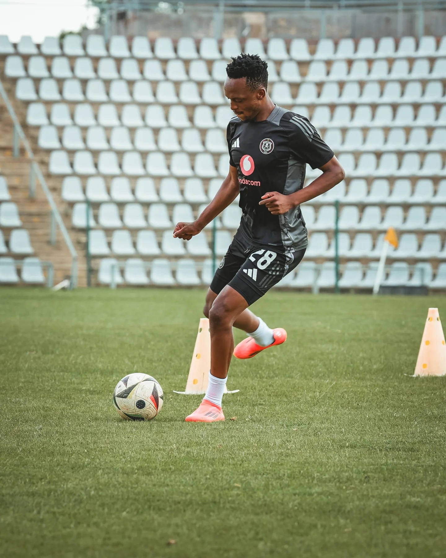 Orlando Pirates deny receiving offers for key players Saleng and Maswanganyi