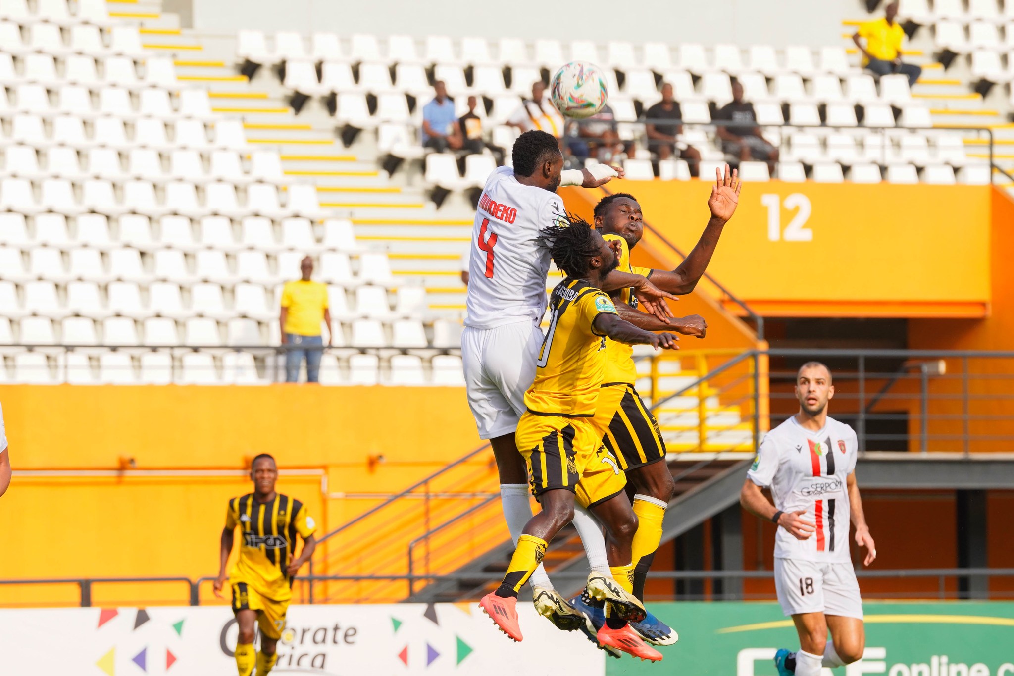 CAFCC Group C: USM Alger earn a point in Abidjan; Jaraaf find late winner