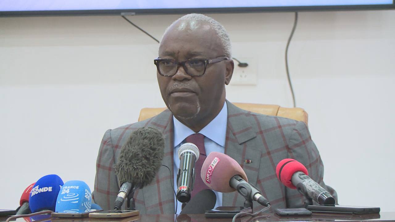 Sport Minister of Congo urges FECOFOOT to find solution