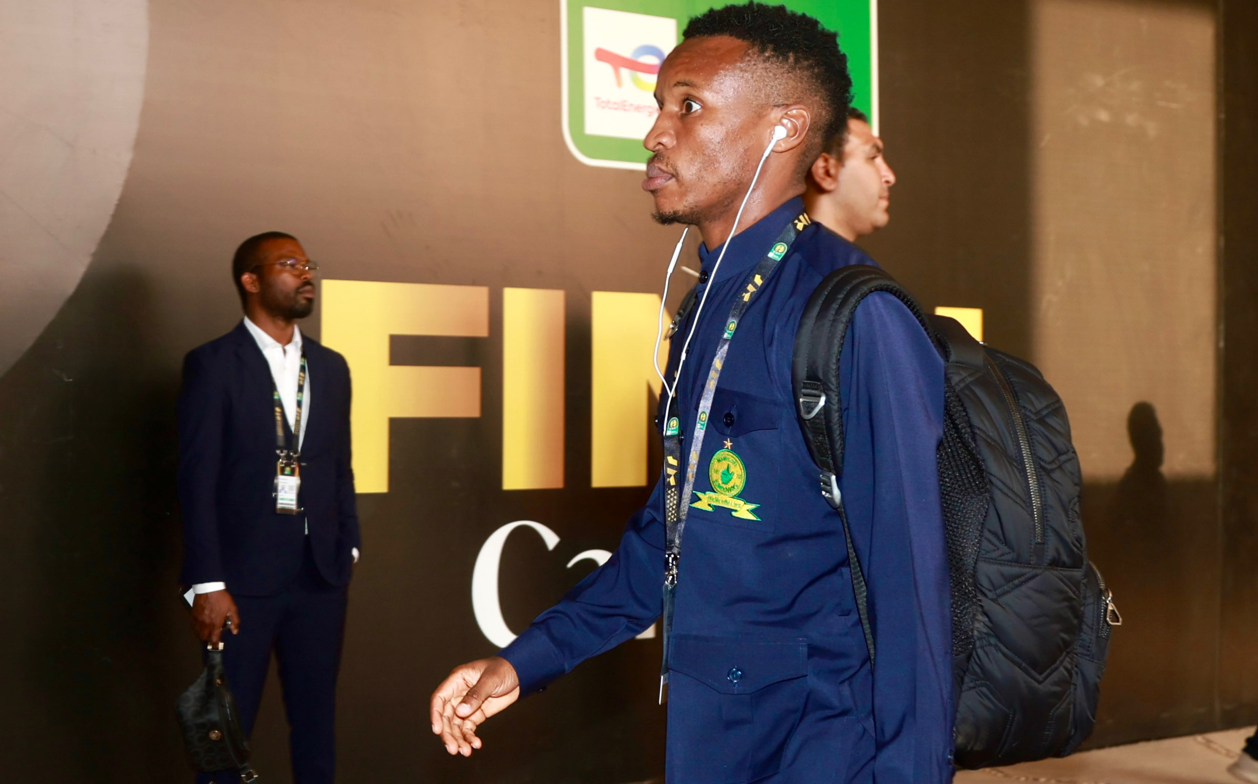 Sundowns coach explains Themba Zwane’s Champions League final snub
