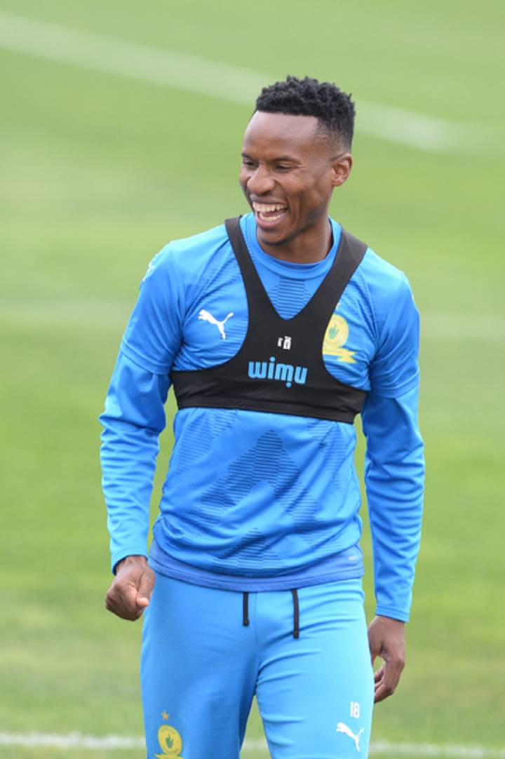 Themba Zwane: Sundowns coach Cardoso provides injury update