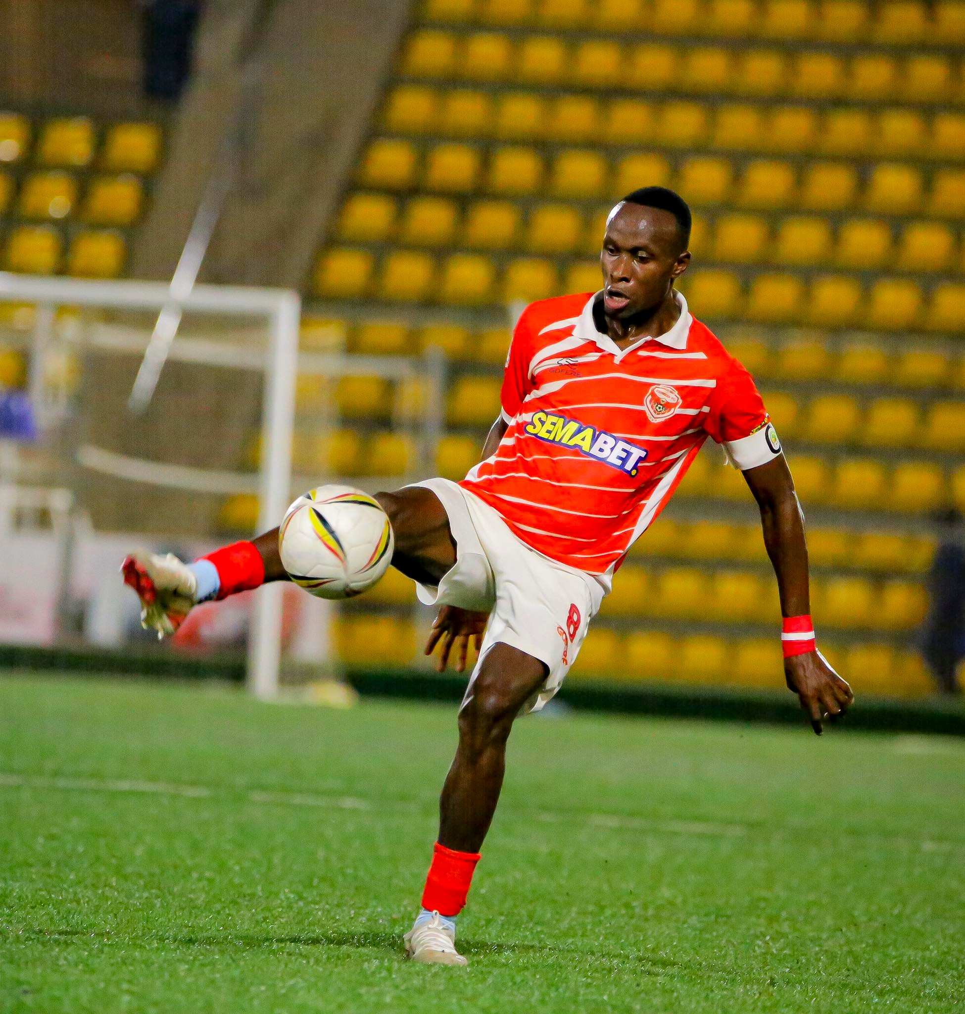 Uganda Premier League: Vipers salvage late draw in a clash against Express