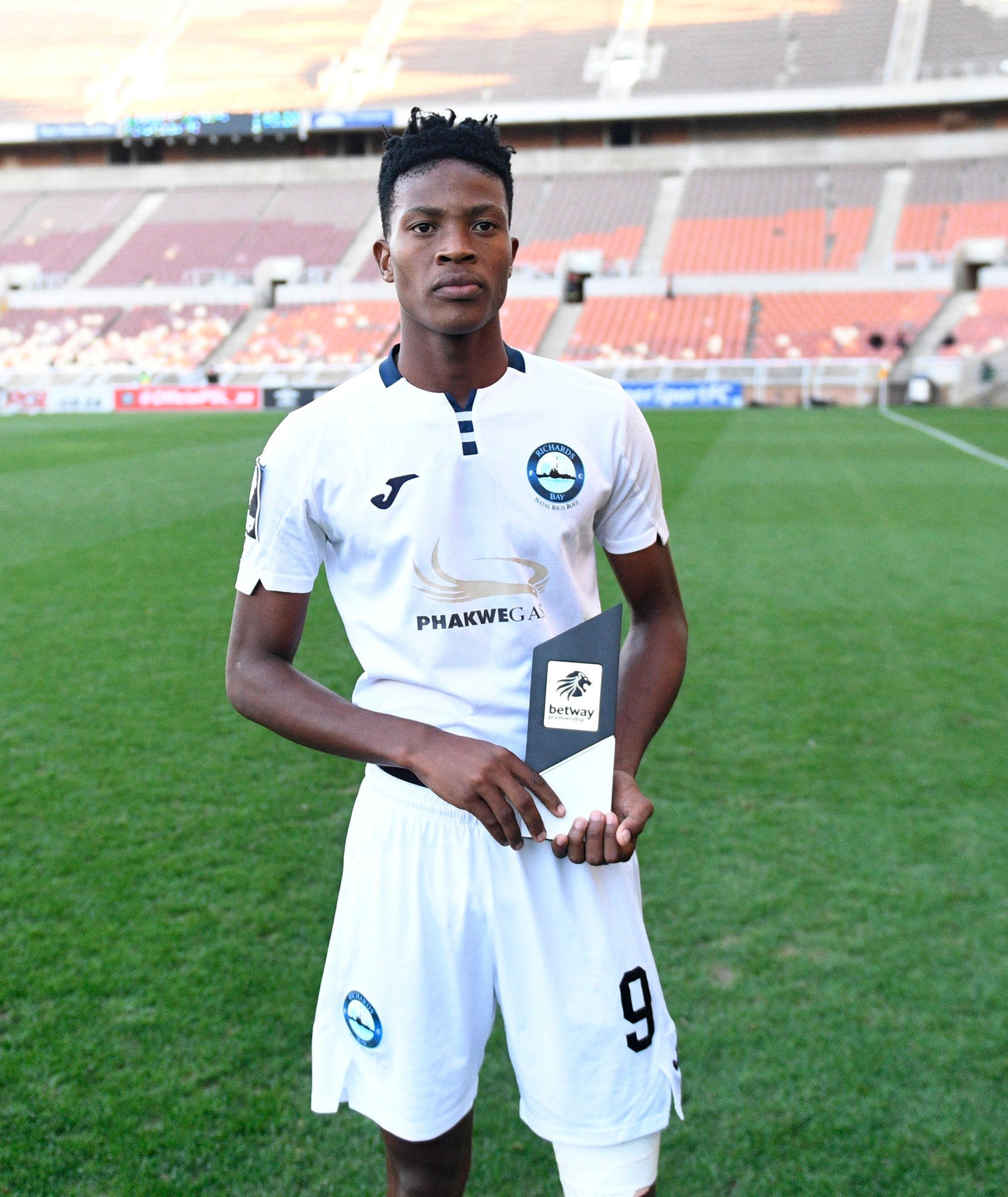 Richards Bay secure five players on long-term deals