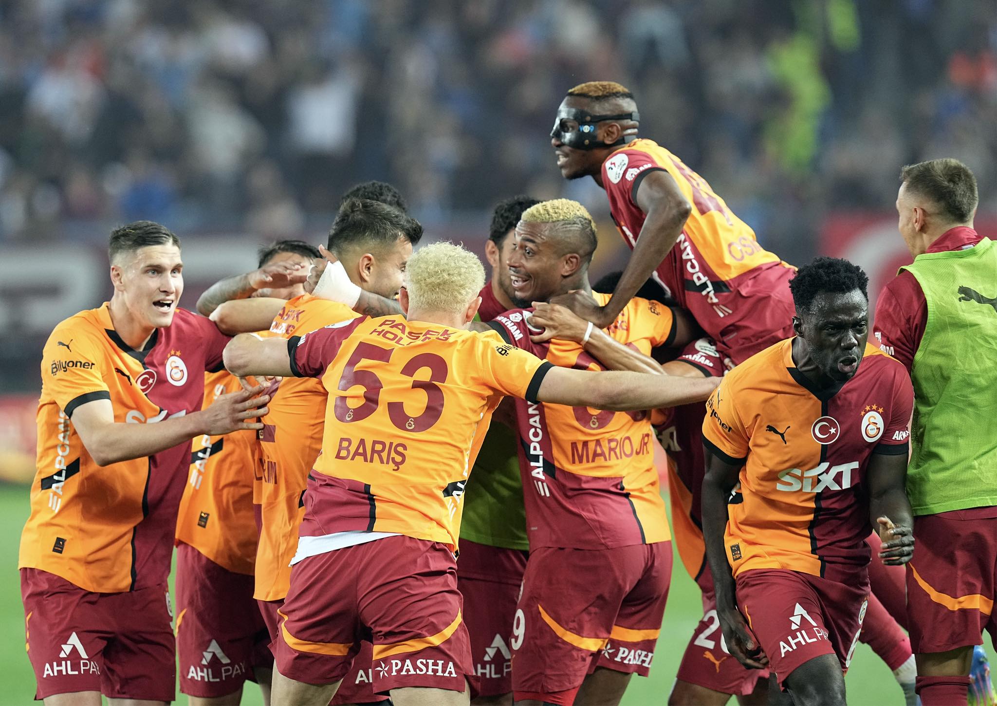 Osimhen addresses Galatasaray fans in moving post to back title push