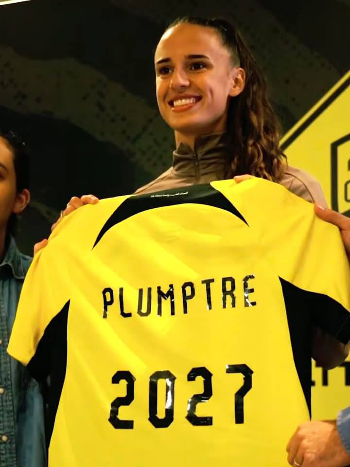 Ashleigh Plumptre: Super Falcons defender commits future to Al Ittihad