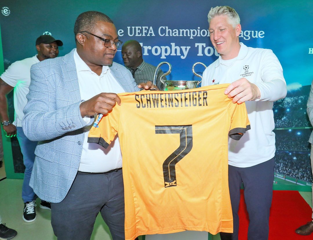 Schweinsteiger happy with Chipolopolo jersey gift from Zambia Football Association