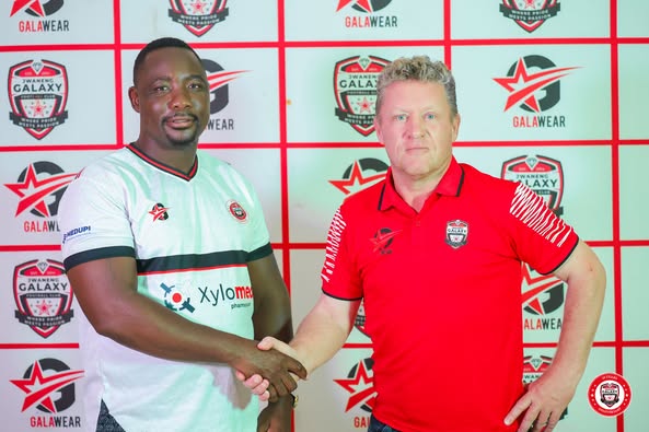 Former AFC Leopards coach Pieter de Jongh lands new role at Jwaneng Galaxy