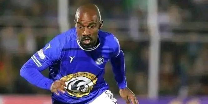 Former Chelsea striker dumps Pitso Mosimane’s Iranian team Esteghlal FC