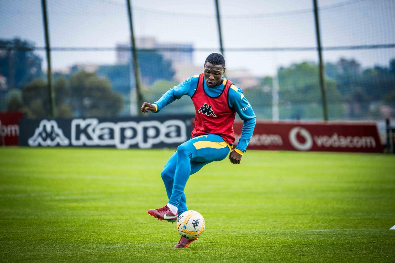 Thatayaone Ditlhokwe: Kaizer Chiefs confirm exit of defender to Al-Ittihad