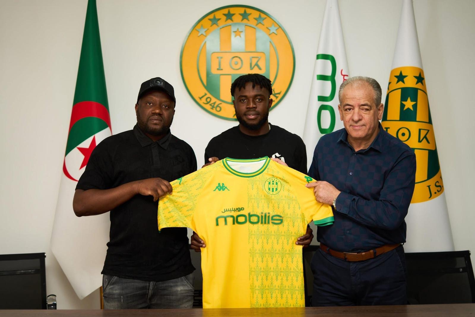 La JS Kabylie officialise la signature d’Arthur Bada