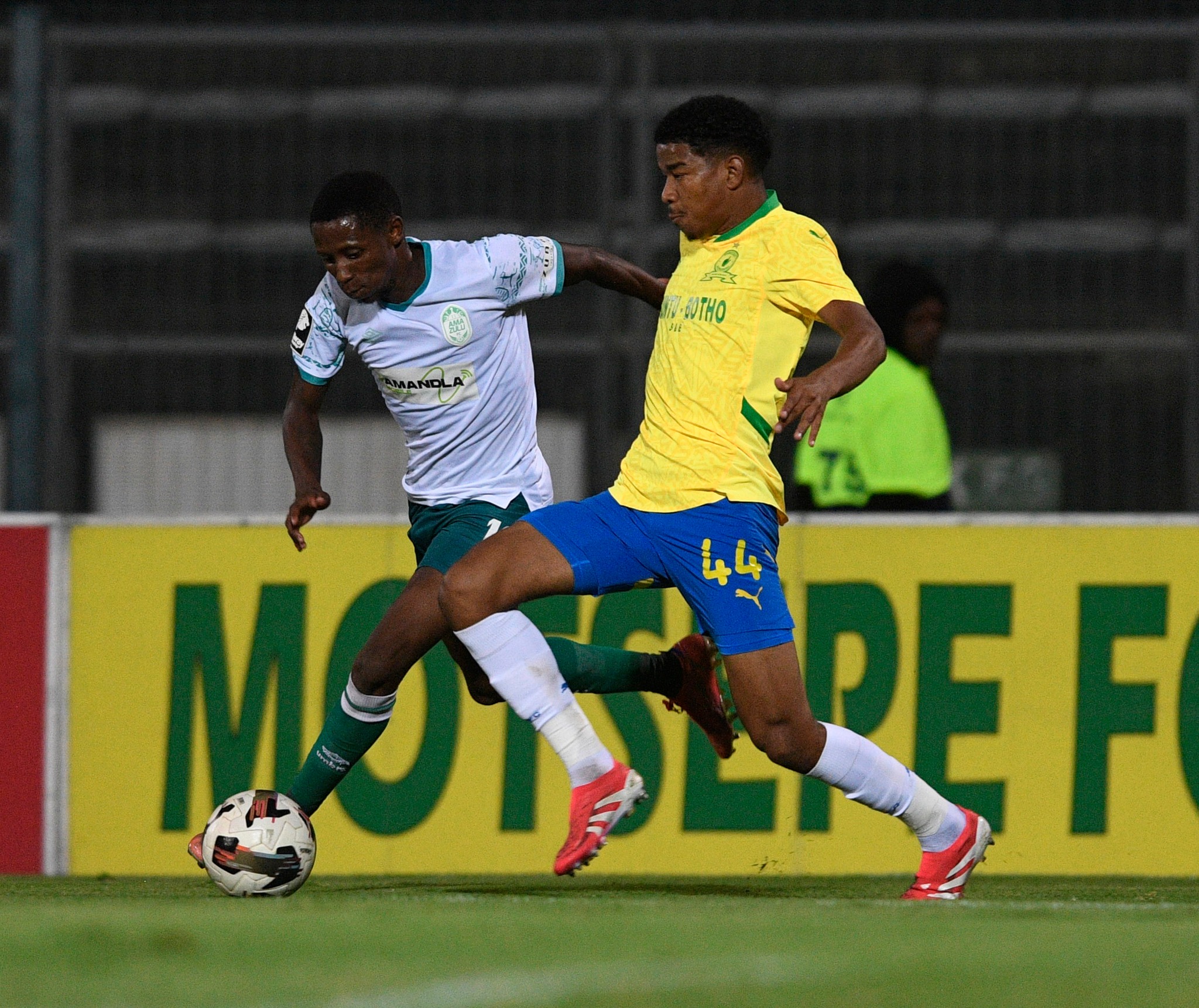 Betway Premiership: Sundowns defeat AmaZulu; Orlando Pirates fail to win at 10-man Stellenbosch