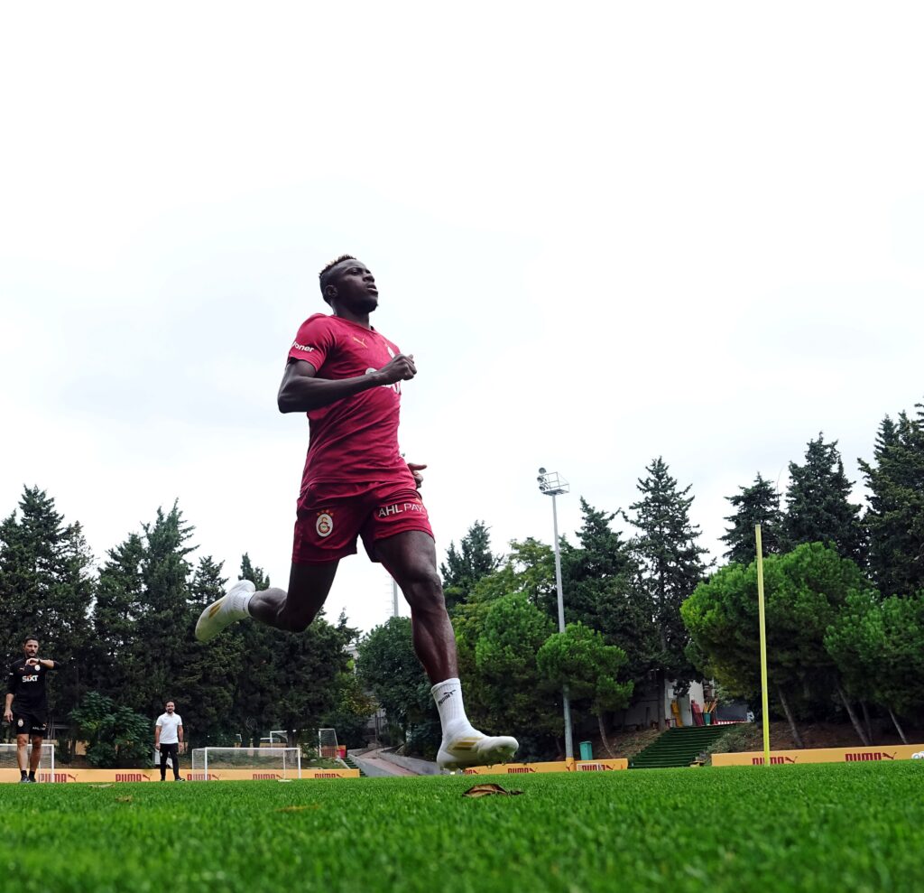 Naples répond à l’offre de Galatasaray de recruter Victor Osimhen