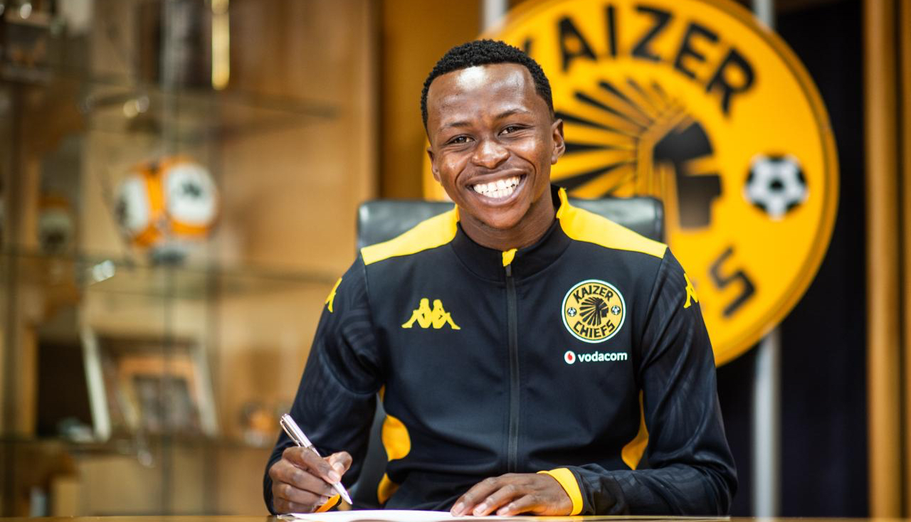 Kaizer Chiefs confirm Siphesihle Ndlovu signing