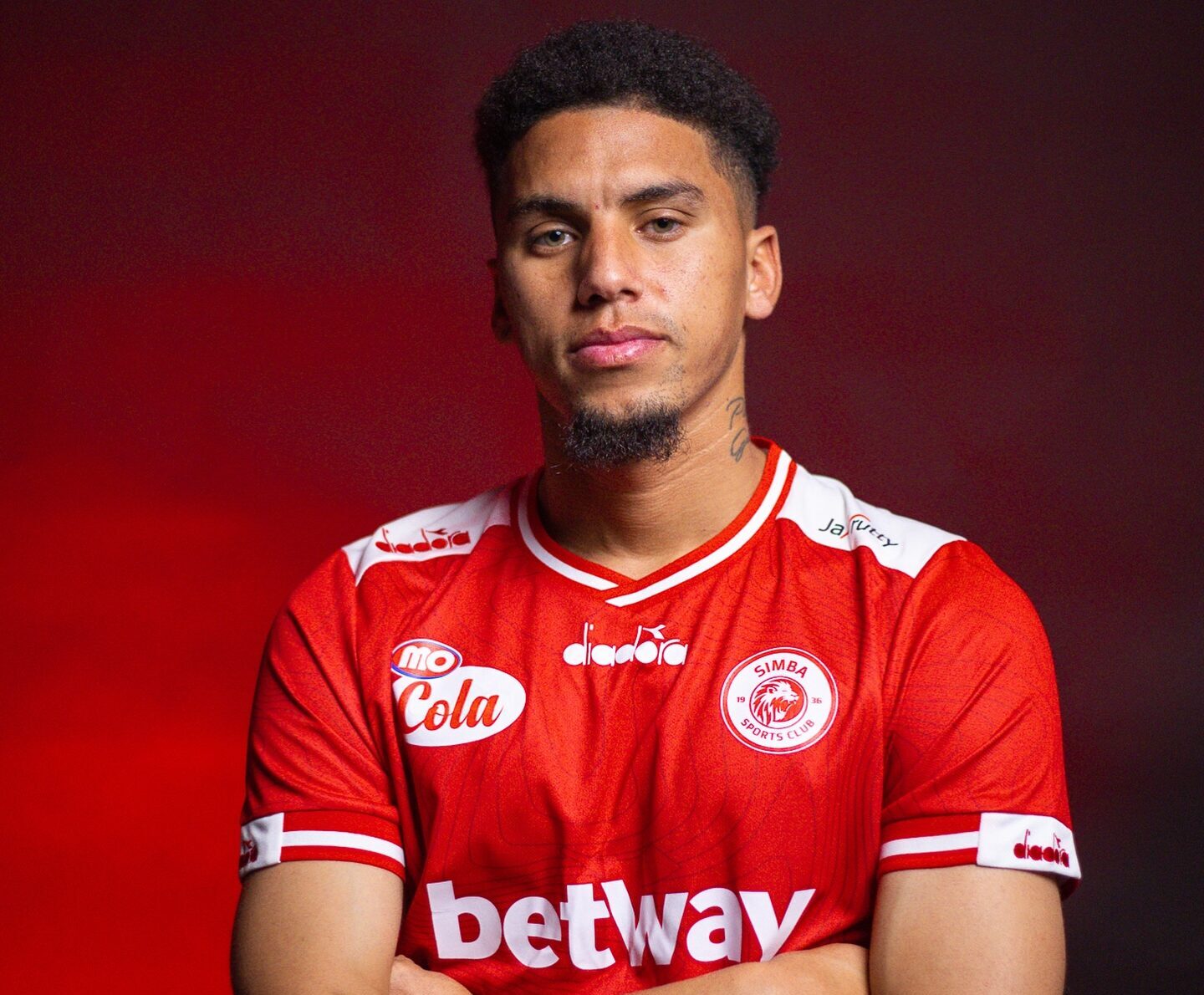 Ex-Mamelodi Sundowns defender Rushine de Reuck signs for Simba SC