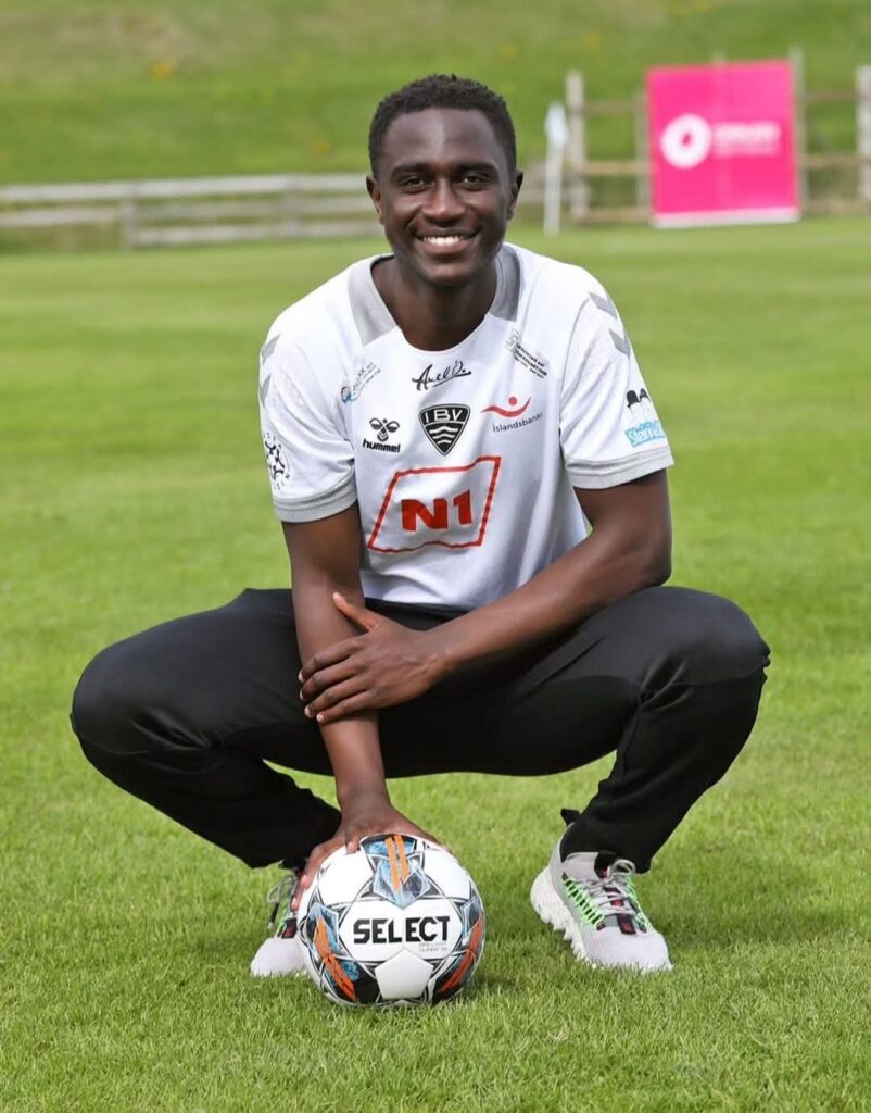 Elvis Bwomono rejoins IBV Vestmannaeyjar after stint at St Mirren