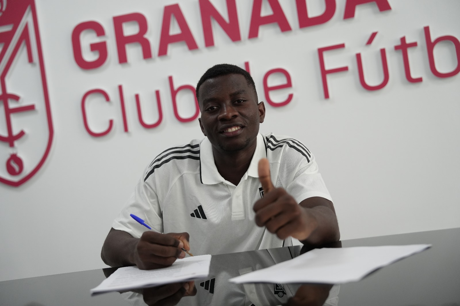 Cameroonian Moubeke completes transfer to Granada CF