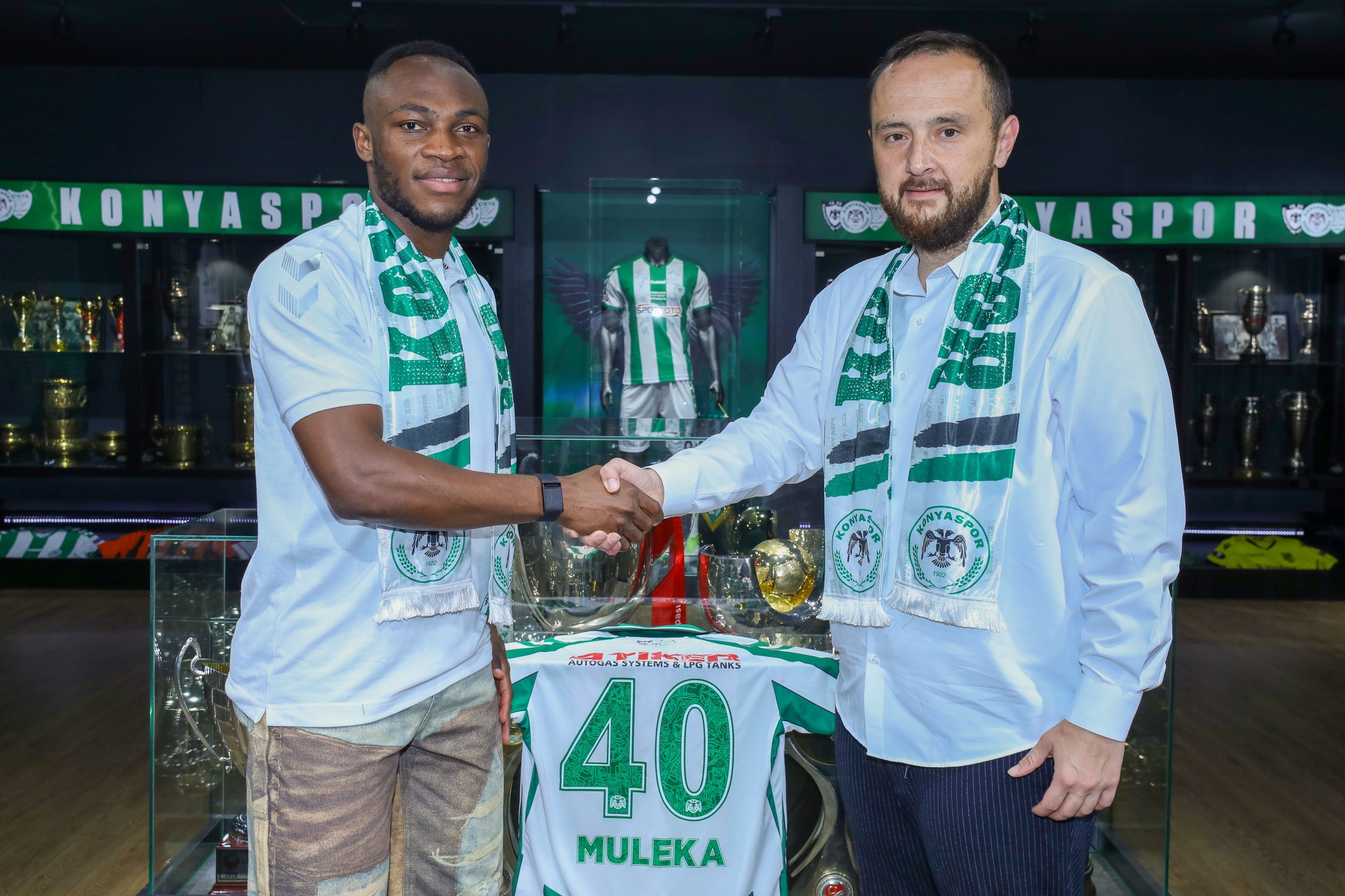 Jackson Muleka joins a new European club