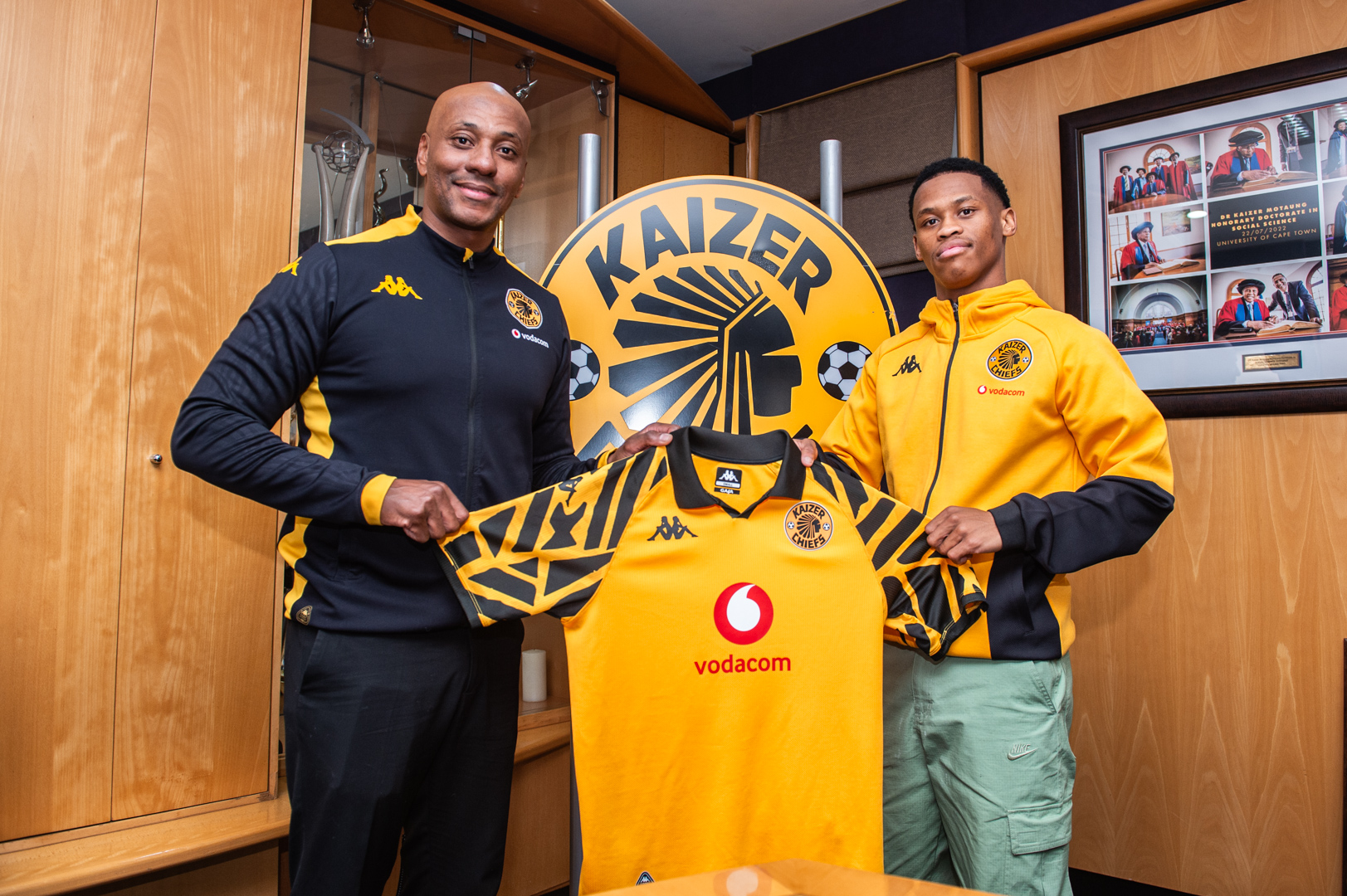 Kaizer Chiefs confirm seventh signing for new season