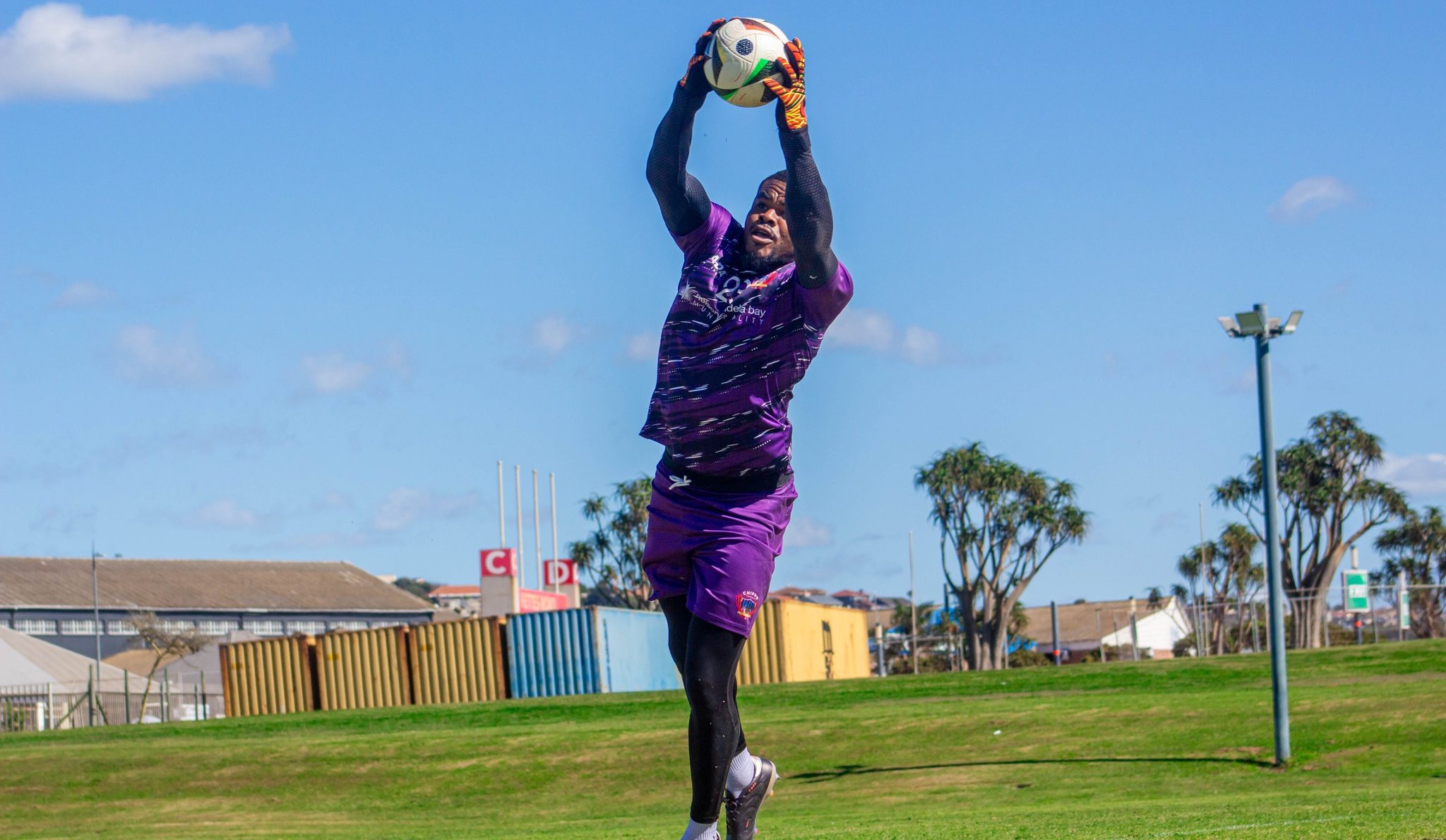 Nwabali fit for Pirates showdown after injury scare