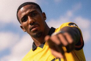 Wolverhampton enrôle le camerounais Jackson Tchatchoua