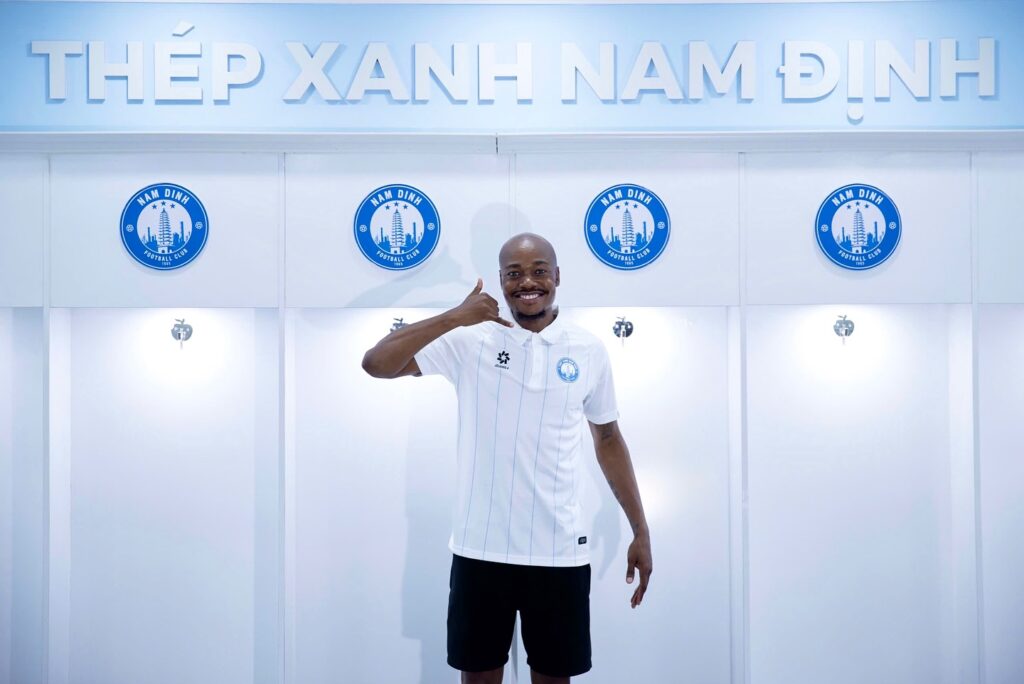 Percy Tau joins fellow South African Njabulo Blom in Vietnam