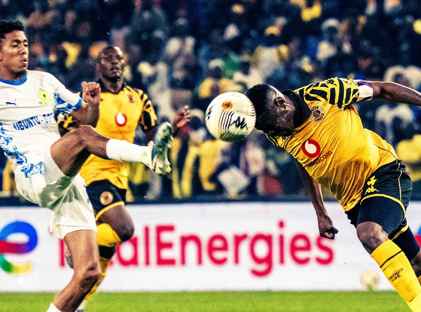 Sundowns and Kaizer Chiefs labor to uninspired draw