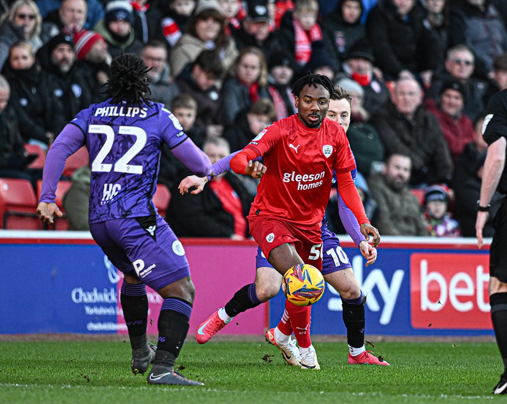 Barnsley head coach confirms decision to let Kelechi Nwakali leave