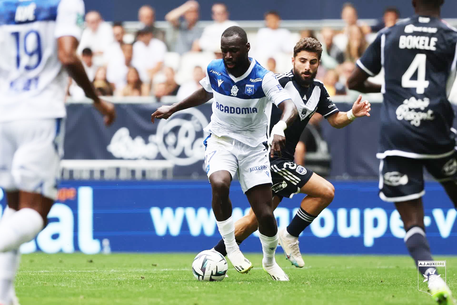 OGC Nice target Lassine Sinayoko as Guessand replacement