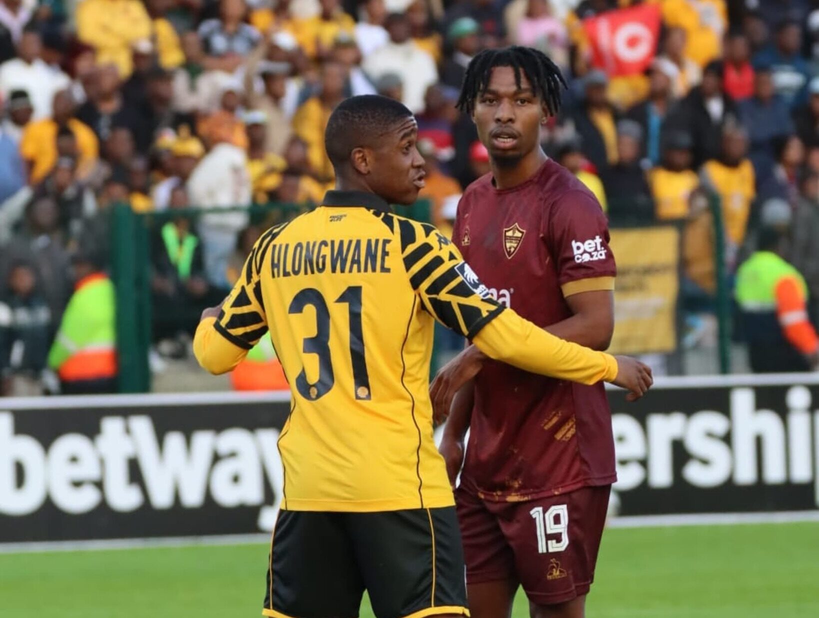 Kaizer Chiefs capitalize on early red card to down Stellenbosch in season opener