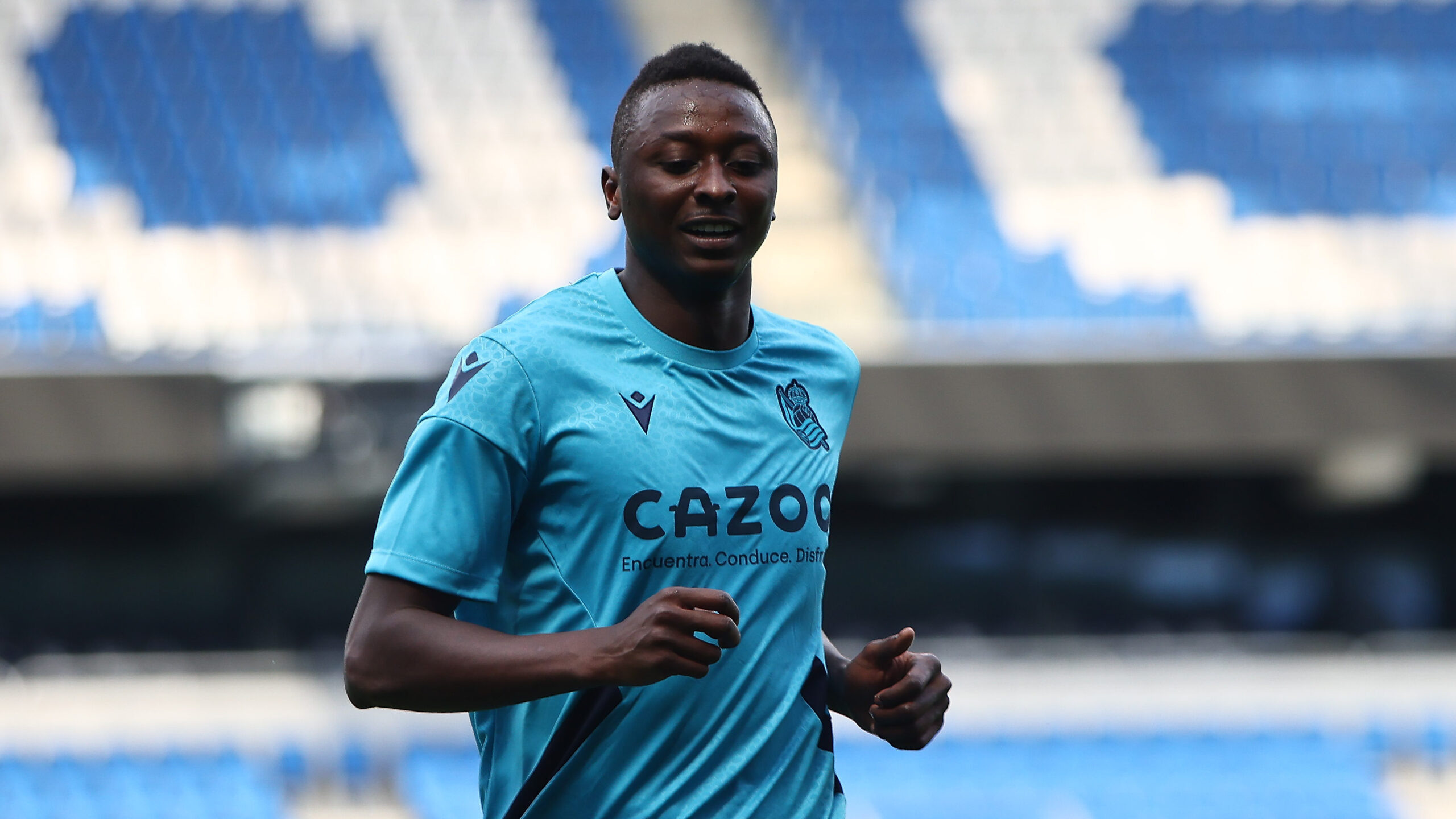 Valencia reopen negotiations for Umar Sadiq