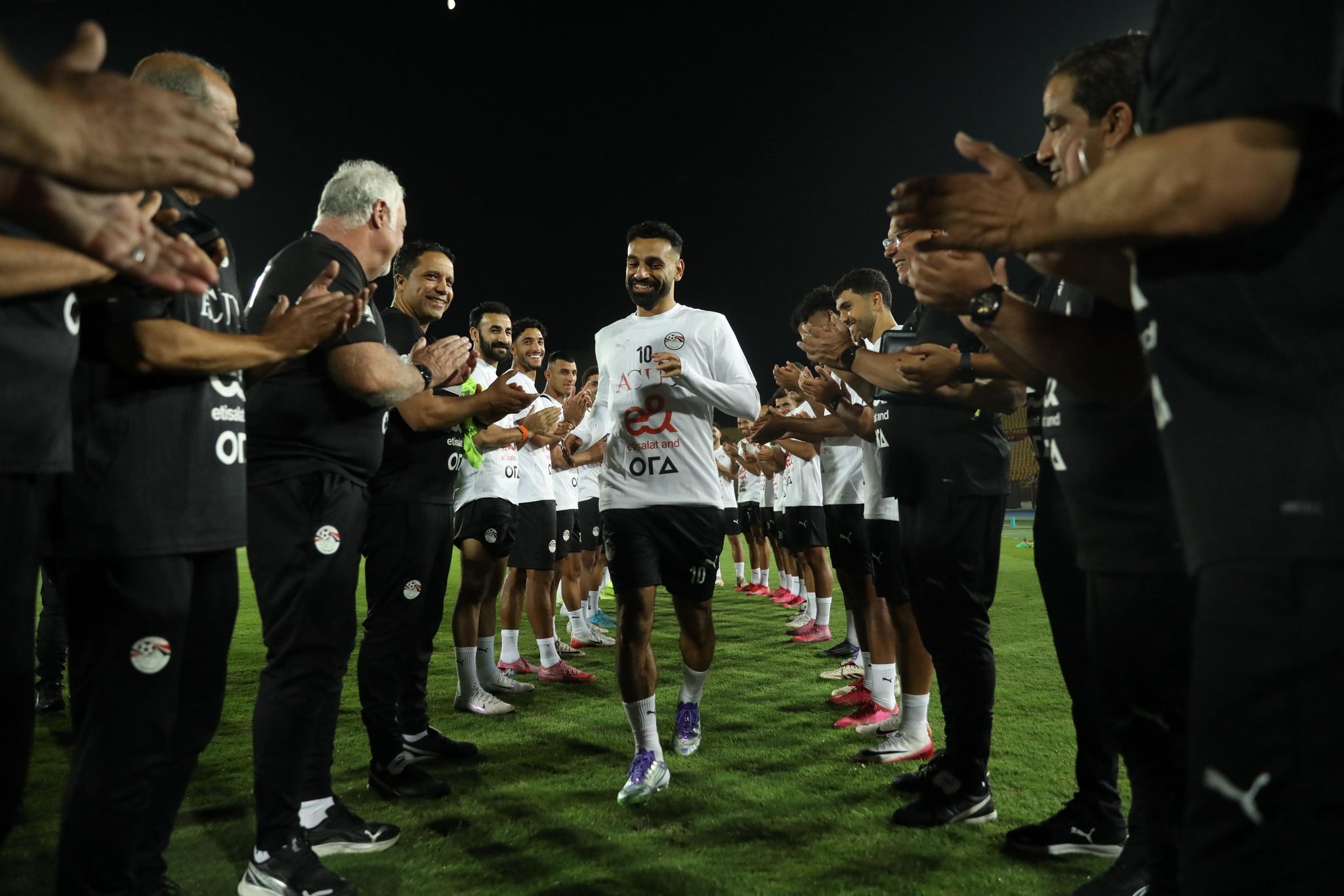 Egypt honors Mohamed Salah with guard of honor after Premier League award