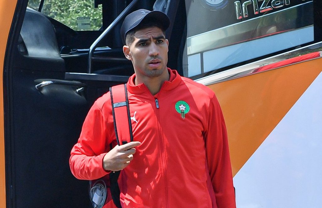 Hakimi poursuit sa rééducation à Rabat..Les Marocains retiennent le souffle