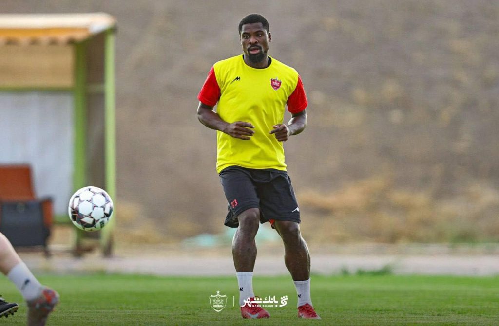 Serge Aurier’s Persepolis debut delayed by injury setback
