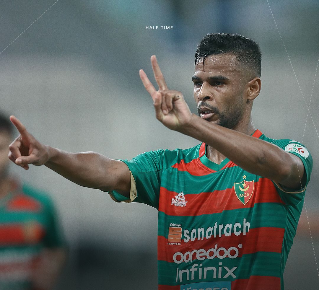 Algeria Ligue 1: 10-man MC Alger find a late winner