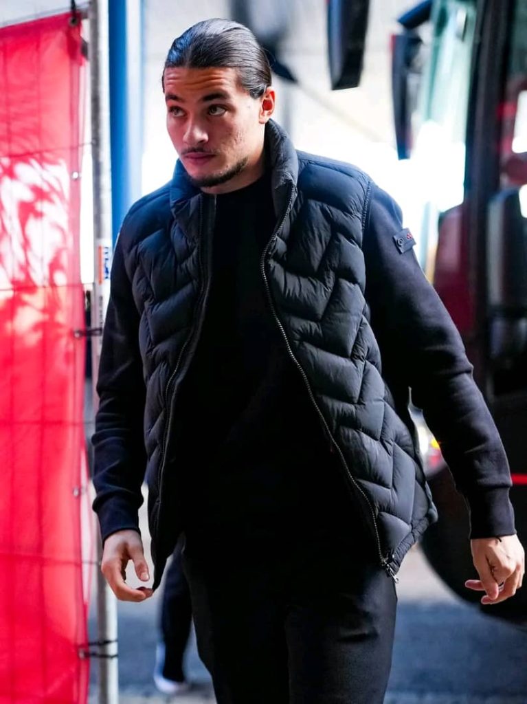 Van Persie dismisses injury concerns over Anis Hadj Moussa