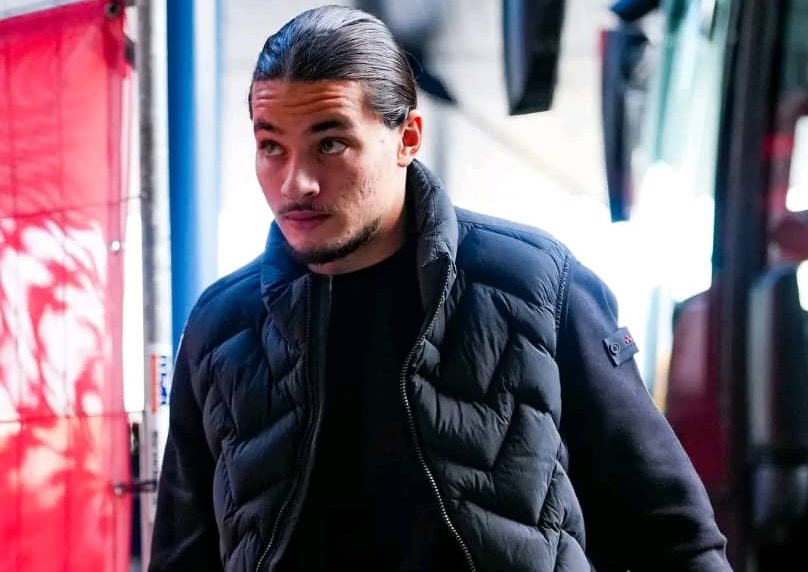 Van Persie dismisses injury concerns over Anis Hadj Moussa