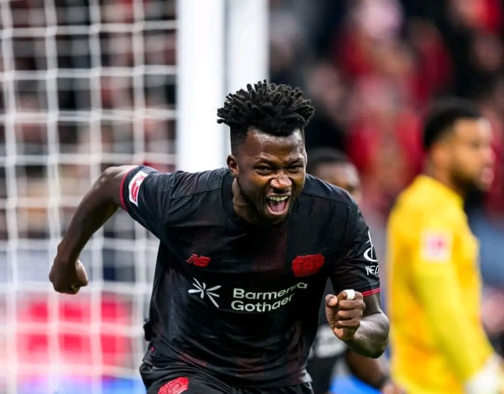 Edmond Tapsoba buteur avec Leverkusen