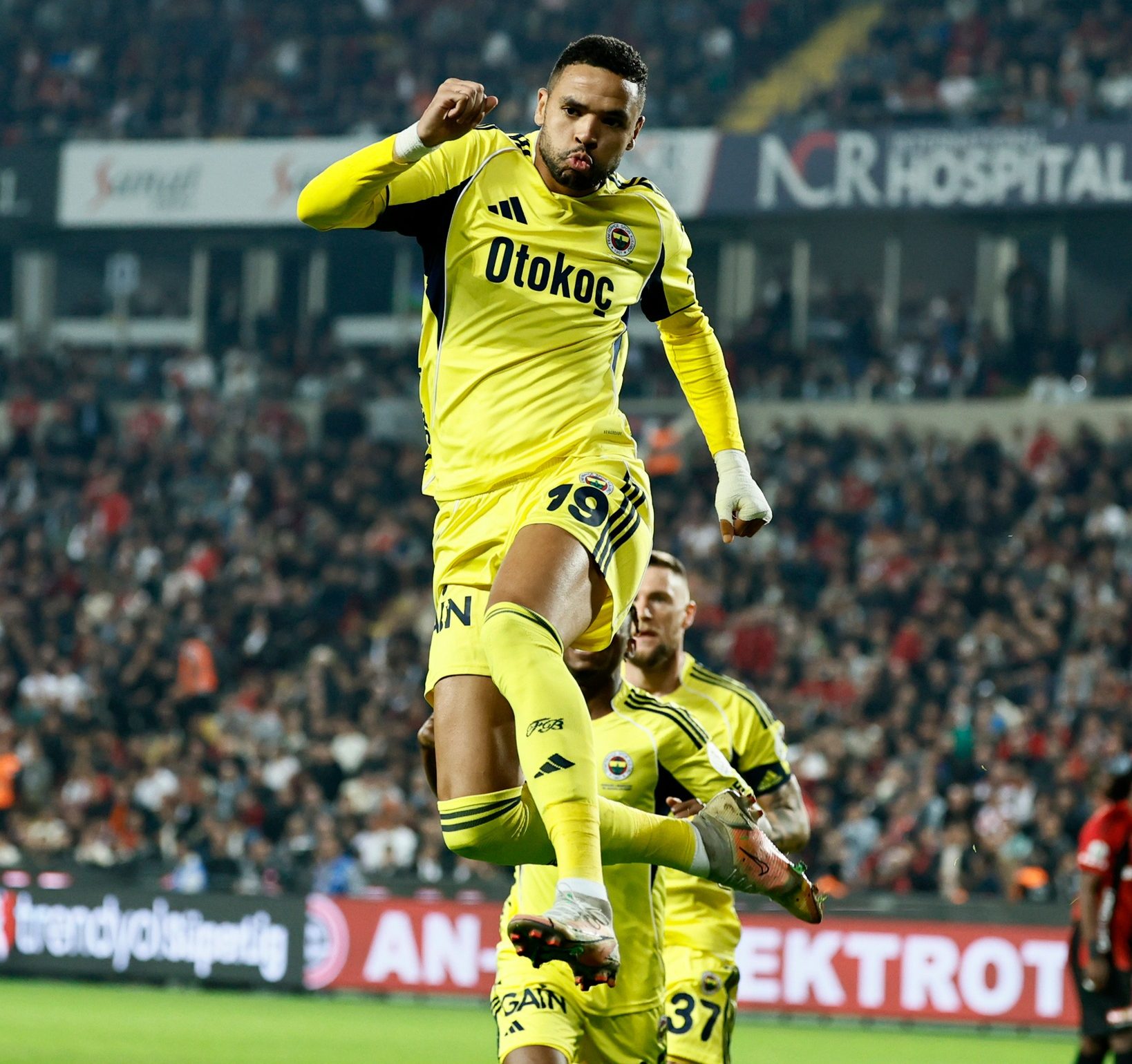 En-Nesyri, un doublé pour guider Fenerbahçe en Süper Lig